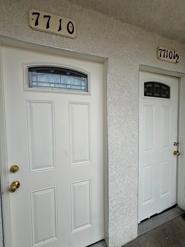 Foto del edificio - 7710 S Hoover St