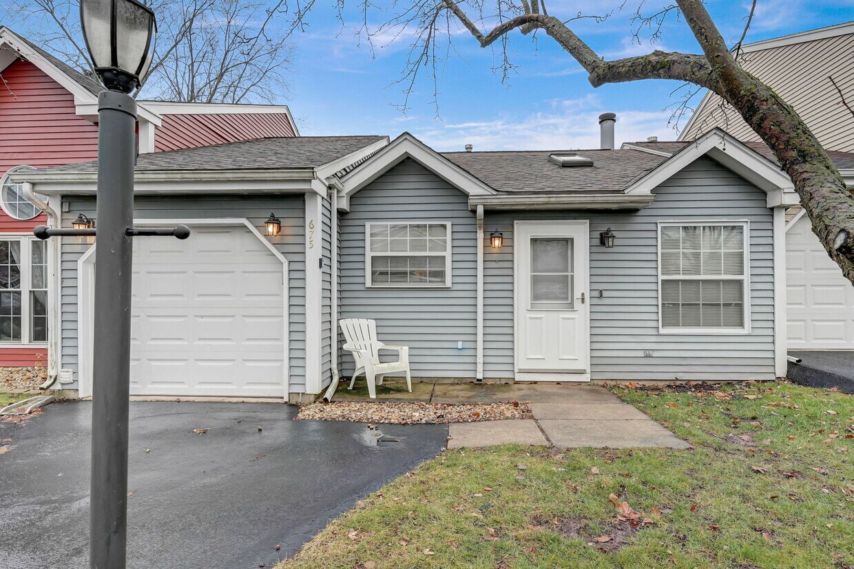 Primary Photo - 675 Pleasant Pl