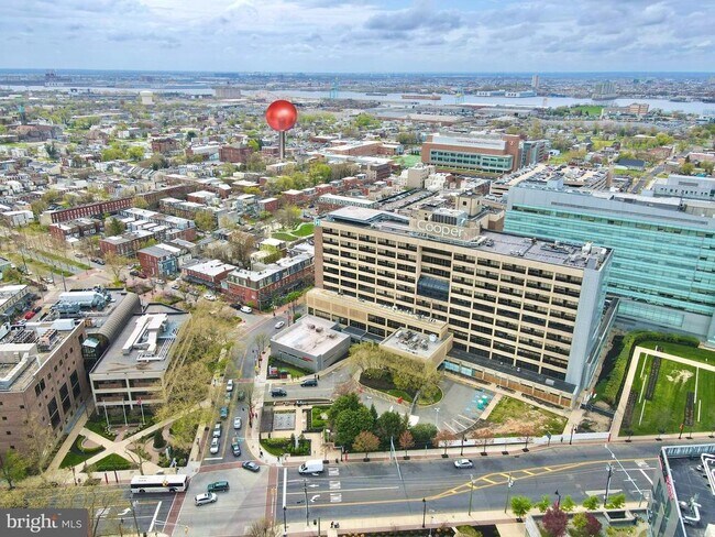 Foto del edificio - 602 Berkley St