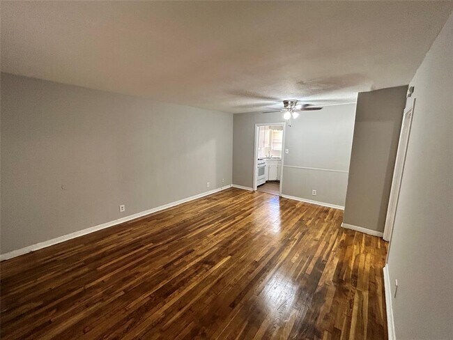 Foto del edificio - 8819 Timberside Dr