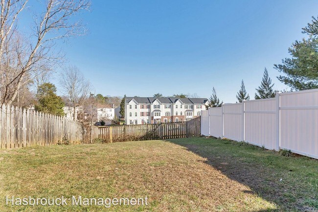 Building Photo - 4 br, 3.5 bath House - 4605 Briarwood Drive
