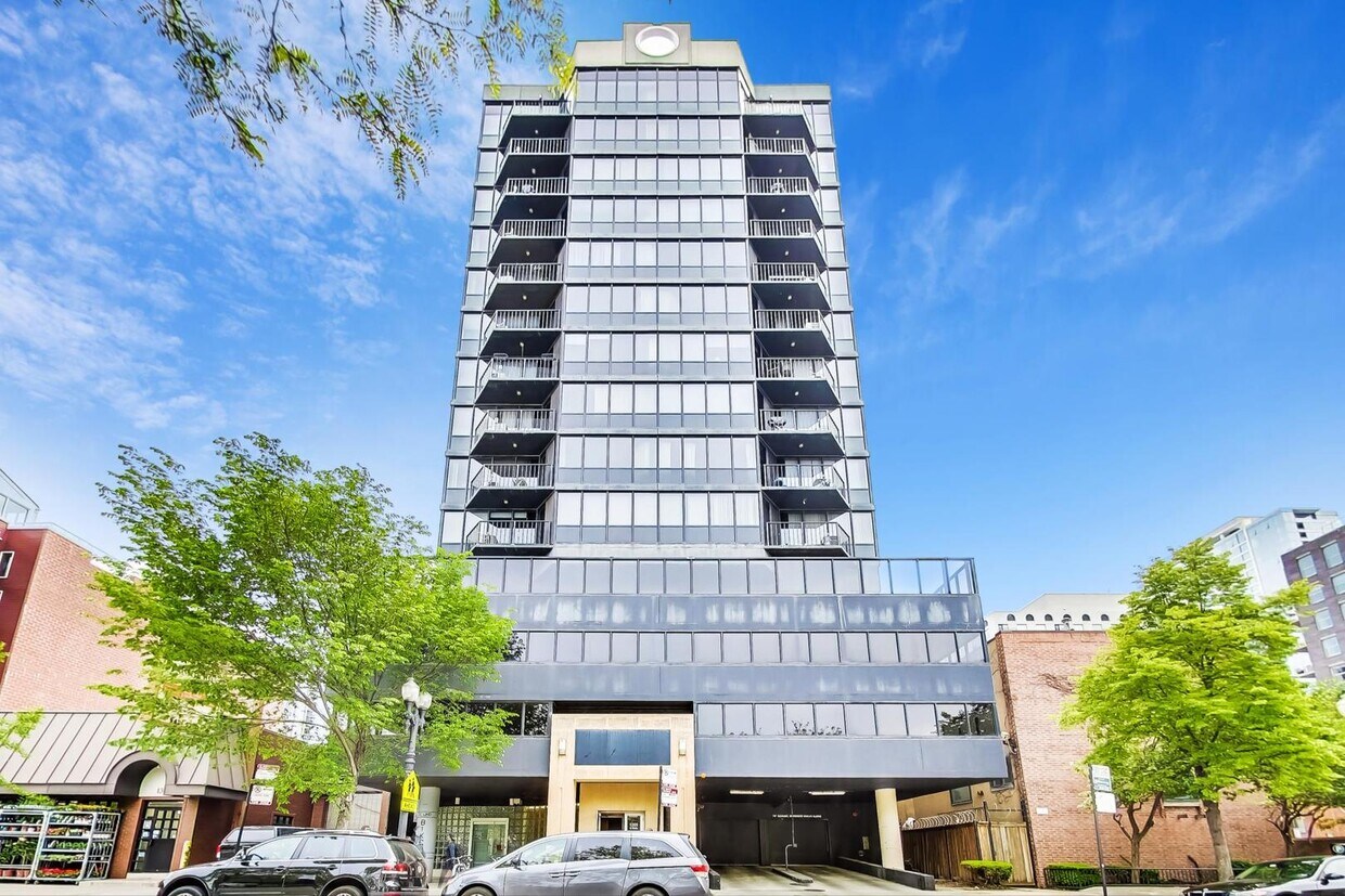 Foto principal - 1309 N Wells St