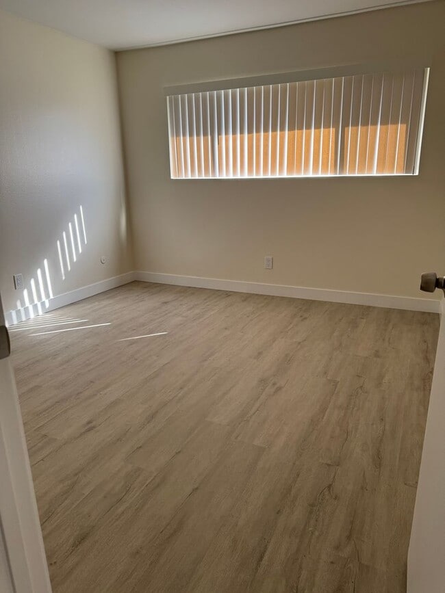 Foto del edificio - Fully Renovated 2 bedroom 1 Bath Condo