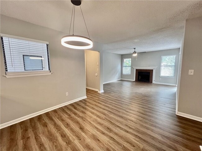 Building Photo - 1605 Huntingdon Chase