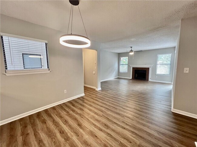 Foto del edificio - 1605 Huntingdon Chase