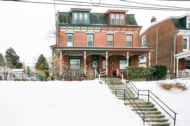 Building Photo - 350 Washington Ave