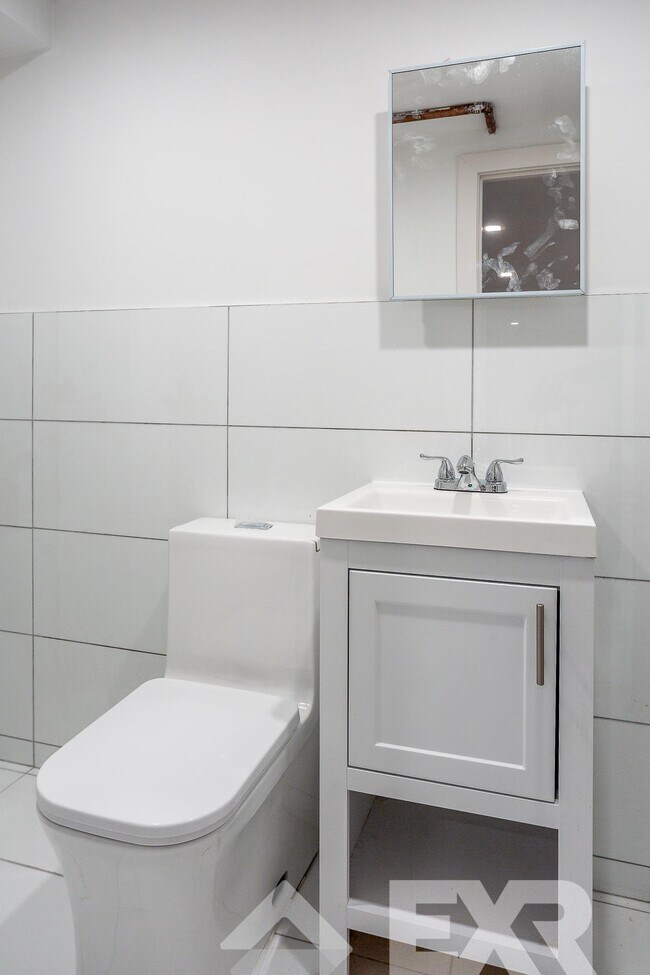 Foto del edificio - 245 Sullivan Pl