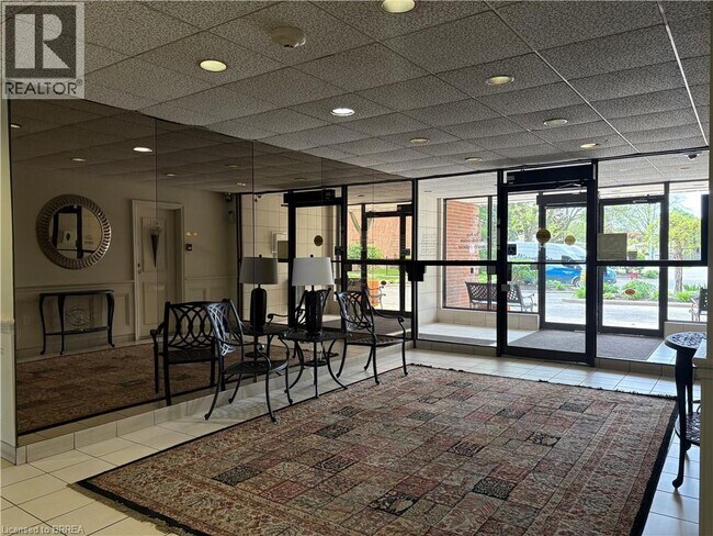 Photo du bâtiment - 36 Hayhurst Rd