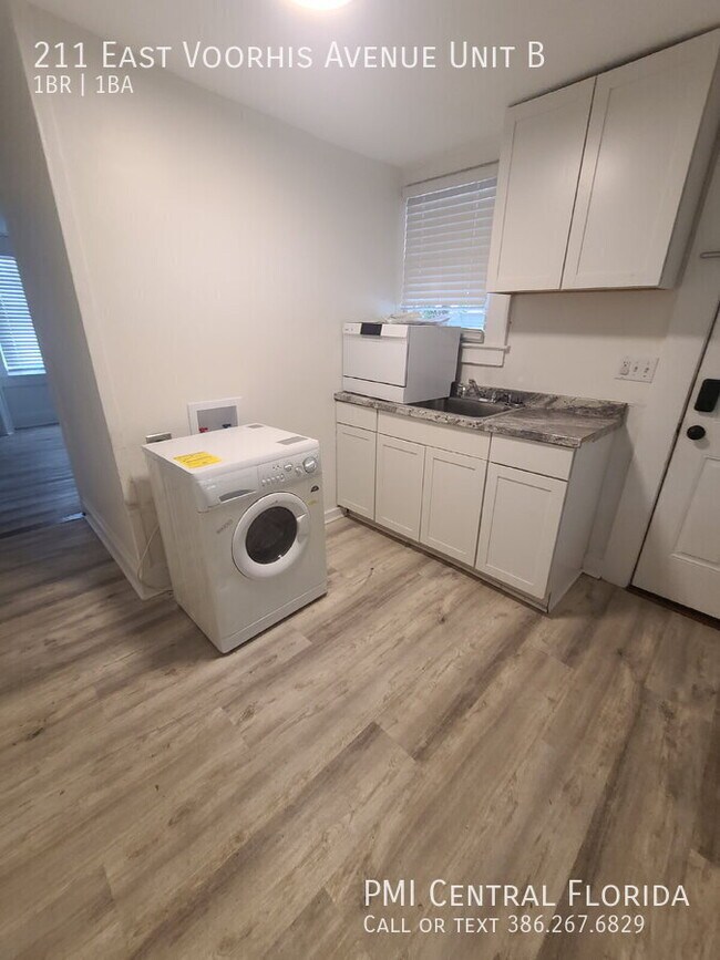 Foto del edificio - 211 E Voorhis Ave
