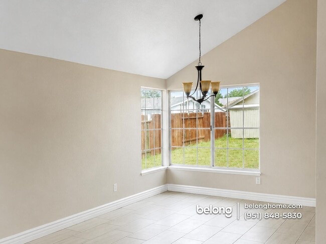 Foto del edificio - 2383 Garland Way