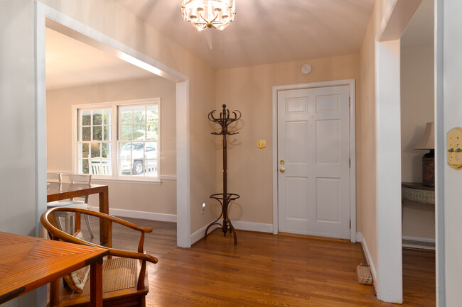 Building Photo - 4203 Henderson Rd