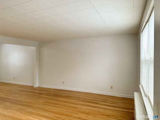 Building Photo - 52 Arnold Way