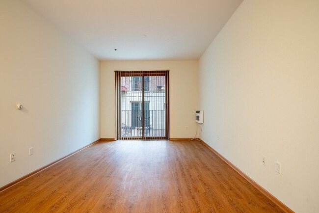 Building Photo - Washington Court Apartments