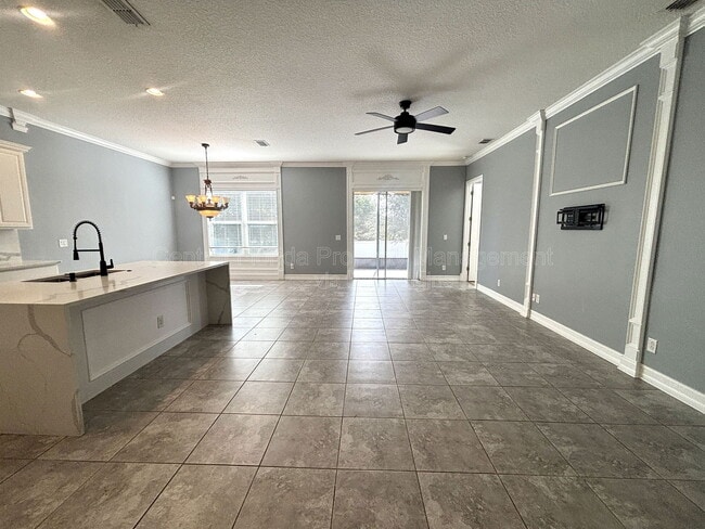 Building Photo - 984 Maypole Dr