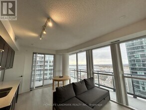 Building Photo - 20 Bruyeres Mews