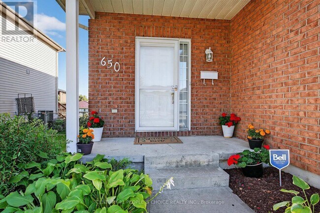 Photo du bâtiment - 650 Tanner Dr