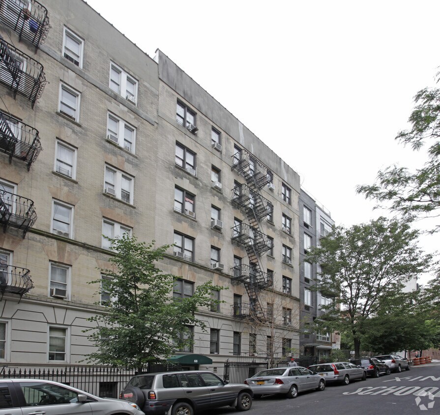 Primary Photo - 68 W 107th St