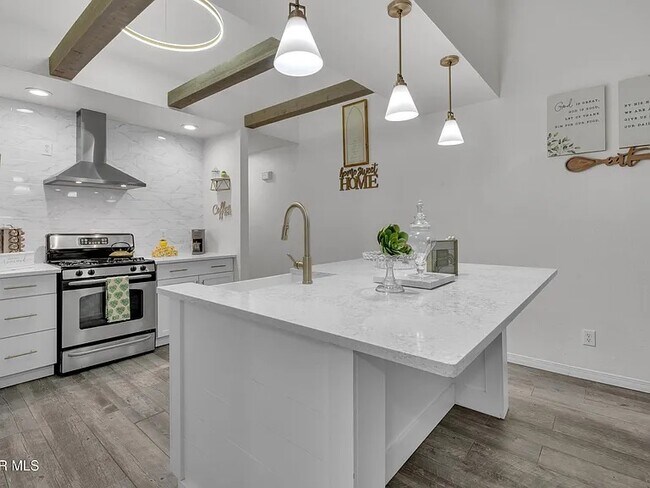 Foto del edificio - 5733 Saplinas Rd