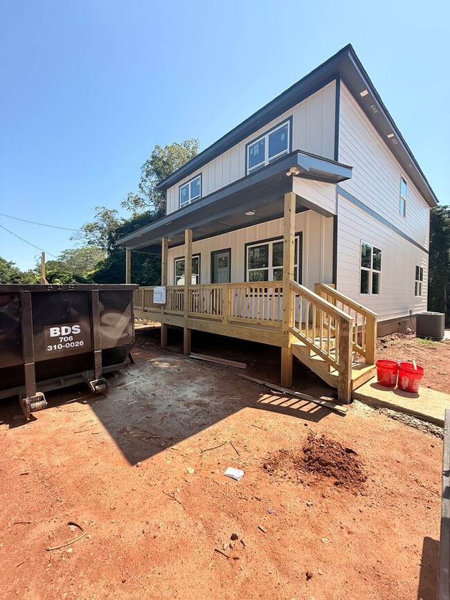 Building Photo - 785 Whitehall Rd