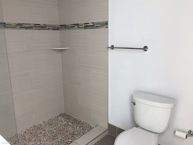 Foto del edificio - 201 Spring Ln