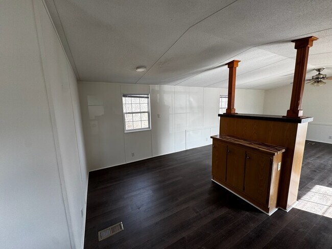 Foto del edificio - 7804 Stanley Rd