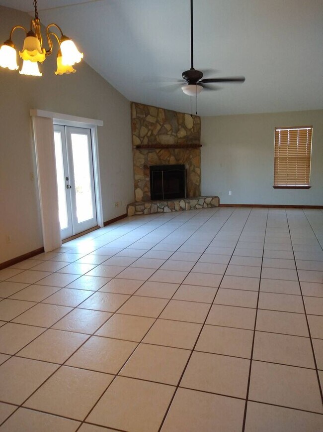 Building Photo - 7559 Shadow Bay Dr