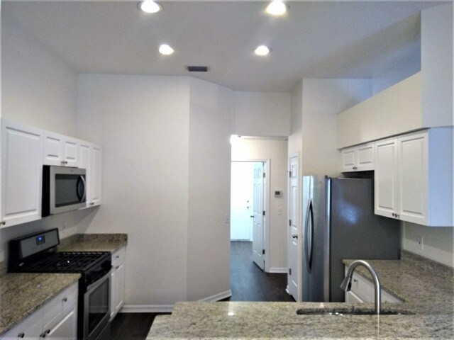 Building Photo - 1443 Baythorn Dr