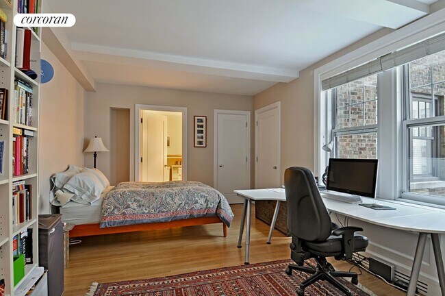 Building Photo - 27 W 72nd St