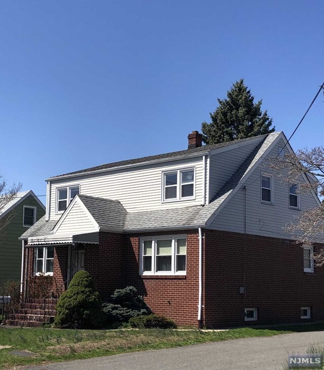 351 Capitol St, Saddle Brook, NJ 07663 Townhome Rentals in Saddle