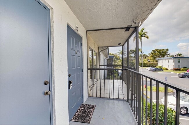 Building Photo - 7535 S Oriole Blvd