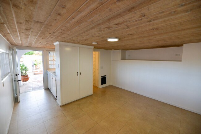 Building Photo - 314 Avenida de la Estrella