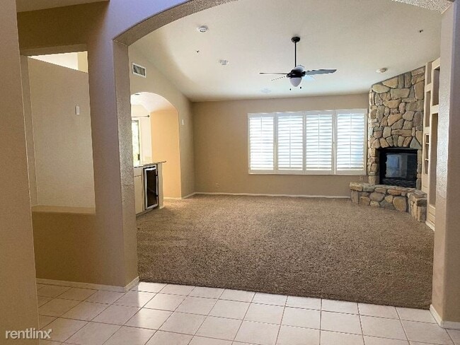 Foto del edificio - 3 br, 2 bath House - 9023 E Caribbean Ln