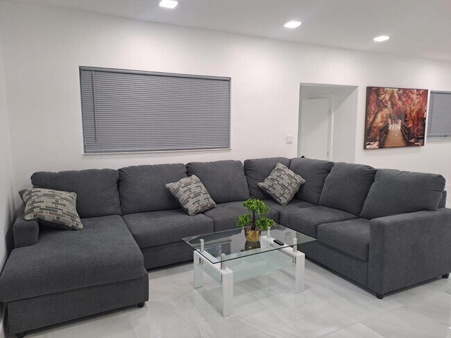 Foto del edificio - 1060 Tyler St