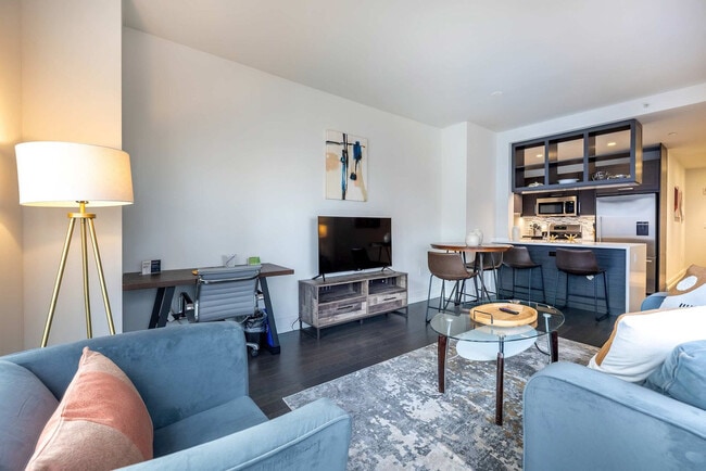 Building Photo - 555 10th Ave