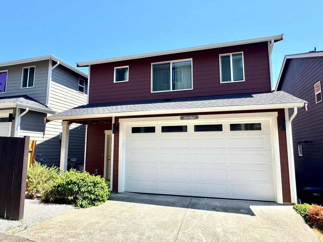 Foto principal - Modern and Stylish 3-Bedroom Manette Home