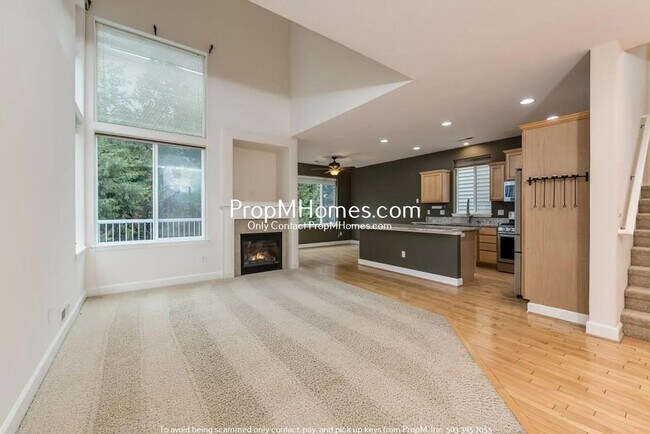 Foto del edificio - Spacious Three Bedroom Home on Bull Mountain - Gated Street!