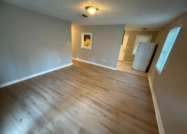 Building Photo - 3521 Dundale Rd