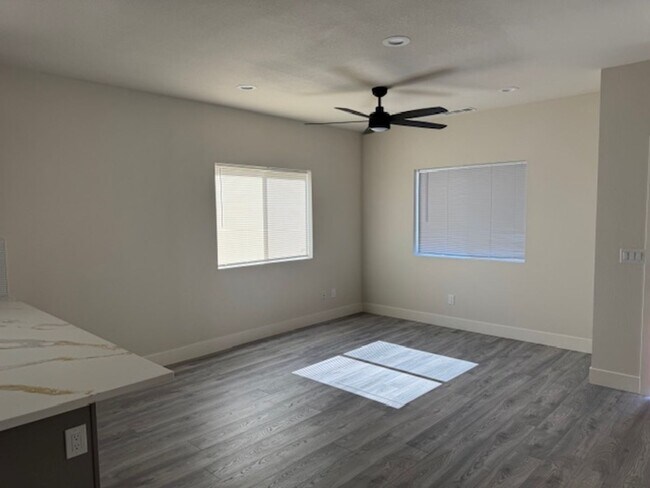 Foto del edificio - Home for Rent in Fair Oaks, CA