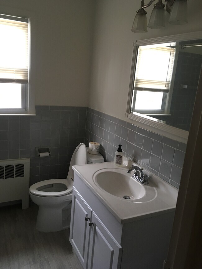 Building Photo - 540 N Wagner Ave