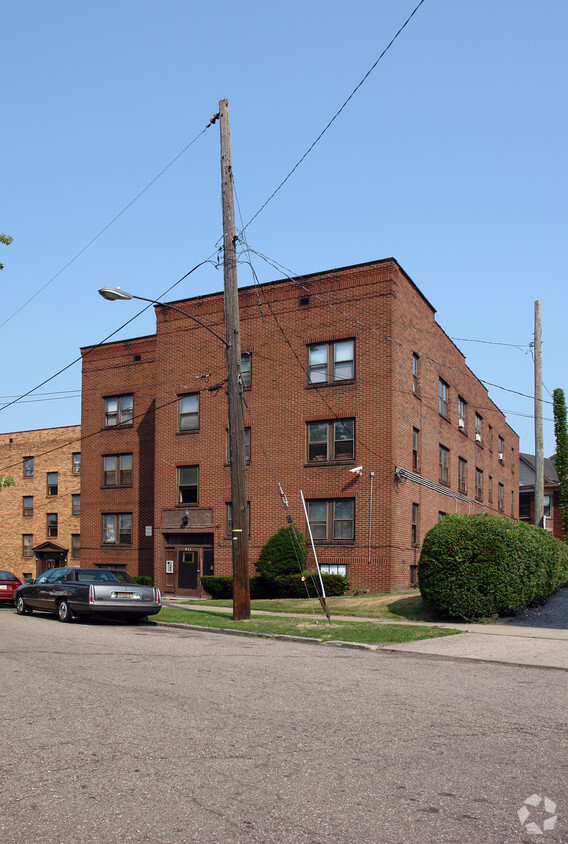 Primary Photo - 421 11th St NW