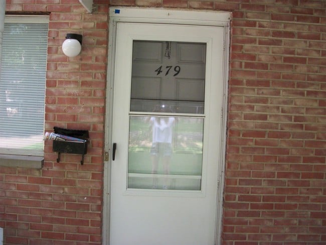 Foto del edificio - 479 Brentwood Dr