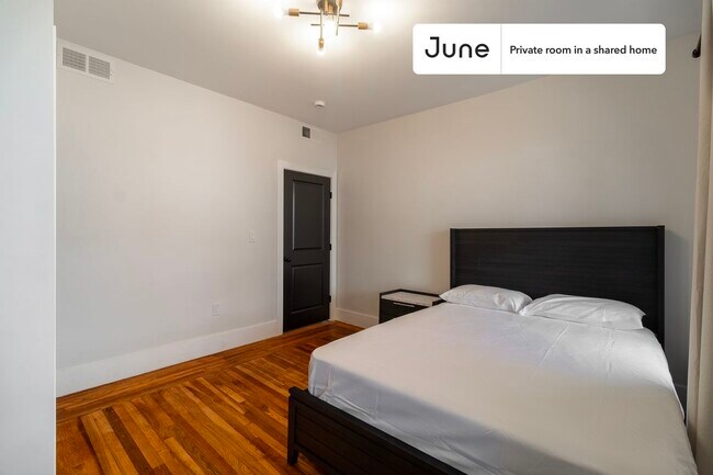 Foto del edificio - Room in Shared 5 bed/2 bath home in Roxbury