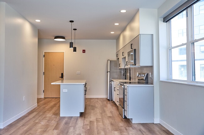 Corner 1 Bedroom - The Eddy