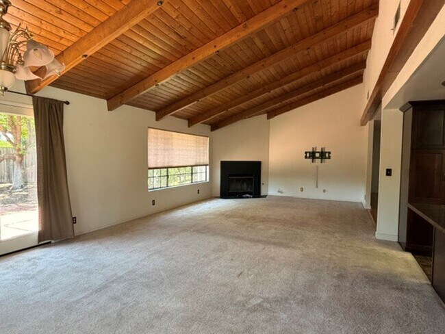 Foto del edificio - Three Bedroom Single Family Home