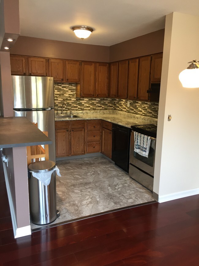 kitchen - 8179 Ohio River Blvd