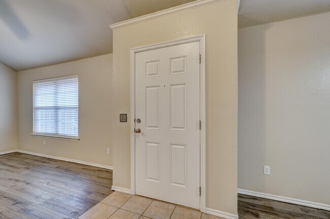 Photo - 12348 SW 6th St House