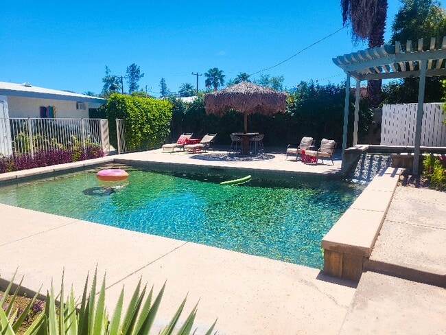 Building Photo - 72883 Sierra Vista Dr
