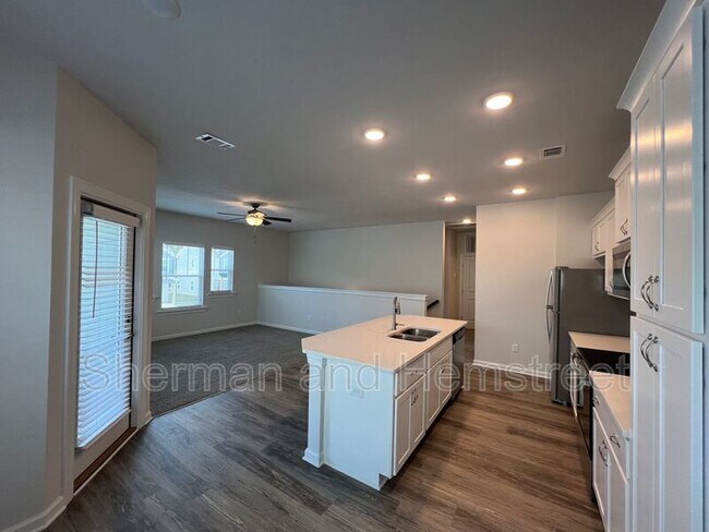 Foto del edificio - 2016 Lotus Dr