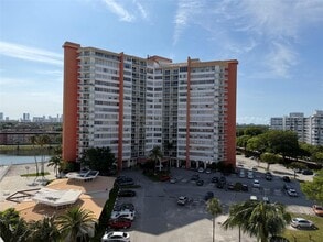 Building Photo - 1301 NE Miami Gardens Dr