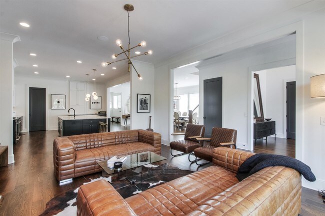 Foto del edificio - 4004 Lealand Ln